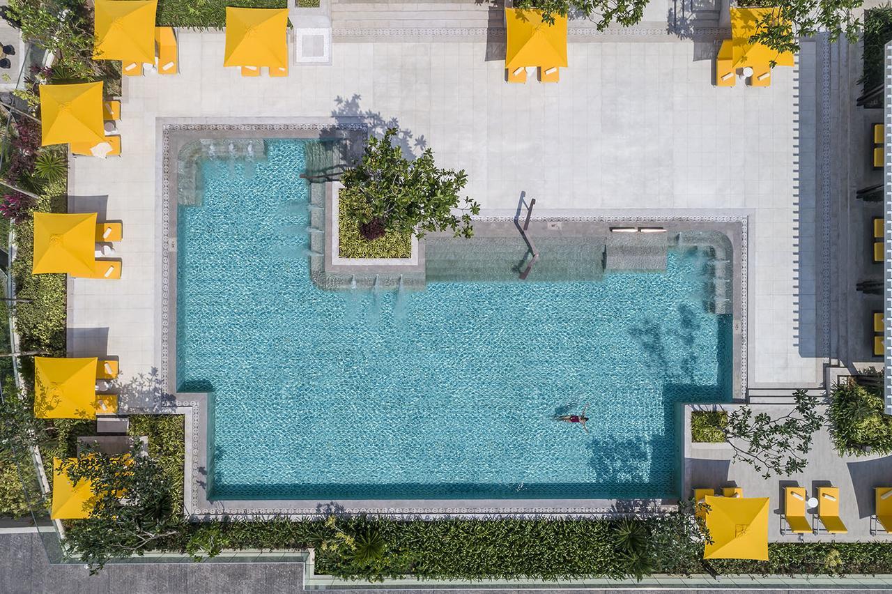 Shangri-La Коломбо Экстерьер фото Aerial view of the pool at the hotel